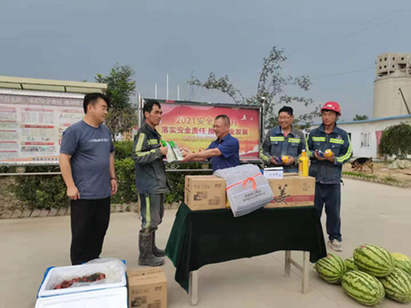 陜煤建設(shè)機(jī)電安裝公司：辦實(shí)事為職工撐起“遮陽(yáng)傘”