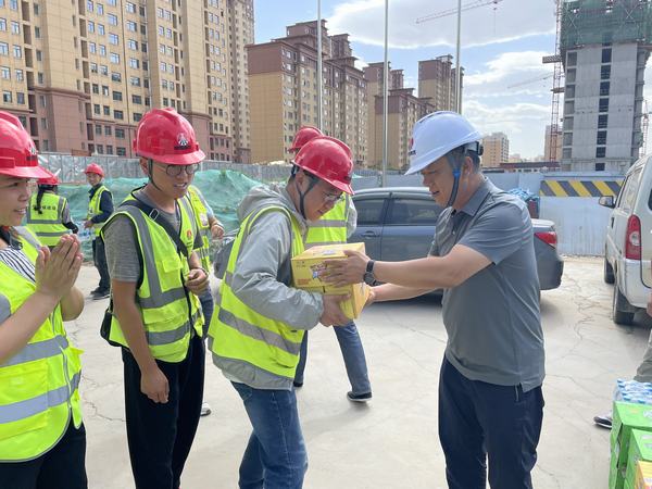 陜煤建設銅煤公司：心系職工辦實事?夏送清涼助生產(chǎn)