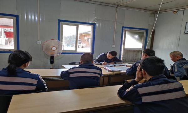 陜煤建設(shè)洗選煤運(yùn)營公司紅柳林洗煤廠項(xiàng)目部:打好“防暑”戰(zhàn)，穿好“降溫”衣