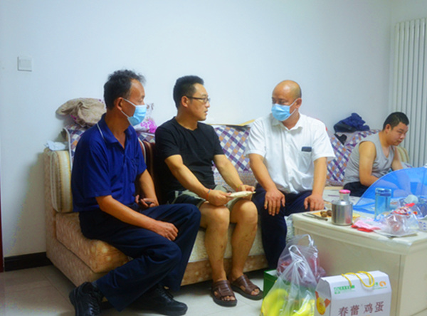 陜煤建設(shè)礦建三公司工會(huì)組織為職工家屬愛(ài)心捐款