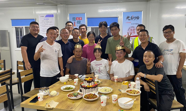 陜煤建設(shè)咸陽分公司項(xiàng)目部集體過生日，親情化管理“放光芒”