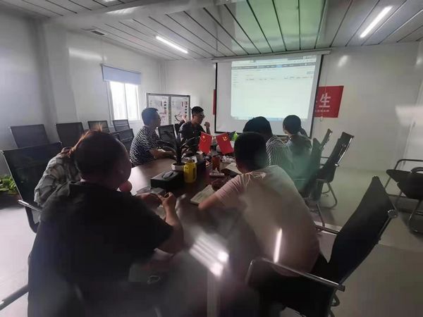 陜煤建設(shè)天工公司渭陽(yáng)佳苑項(xiàng)目部“數(shù)字平臺(tái)+現(xiàn)場(chǎng)互動(dòng)”提升崗位技能