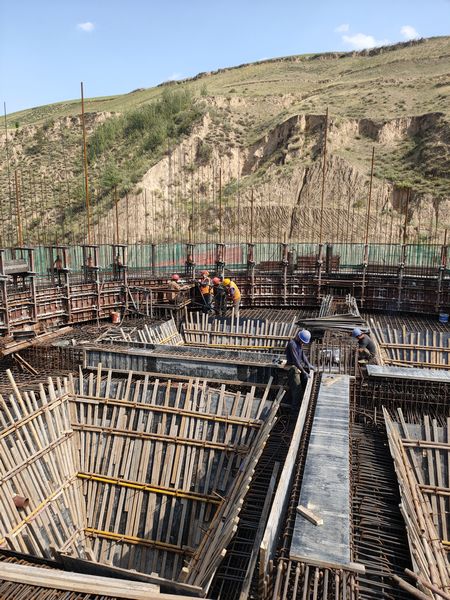 陜煤建設(shè)天工公司安裝三部提速精煤倉(cāng)工程施工效果顯著