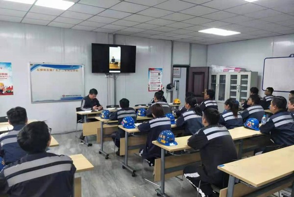 陜煤建設(shè)洗選煤運(yùn)營(yíng)公司第三項(xiàng)目部：創(chuàng)新班前會(huì)模式，筑牢安全“第一道防線(xiàn)”