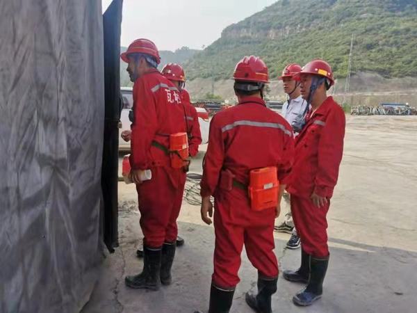 陜煤建設(shè)礦建二公司第二項(xiàng)目部筑牢“雨季三防”安全堤