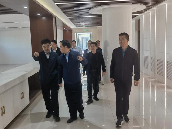 陜煤集團(tuán)陜西鐵路物流集團(tuán)黨委書(shū)記、董事長(zhǎng)趙國(guó)智蒞臨靖神鐵路孟家灣站機(jī)輛中心檢查指導(dǎo)工作