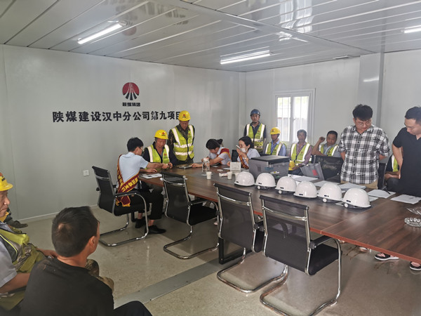 陜煤建設(shè)漢中分公司為農(nóng)民工辦實(shí)事 解“薪”愁