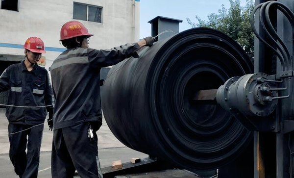 陜煤建設(shè)洗選煤運營公司澄合山陽運營項目部：分秒必爭，奮戰(zhàn)檢修慶祖國華誕