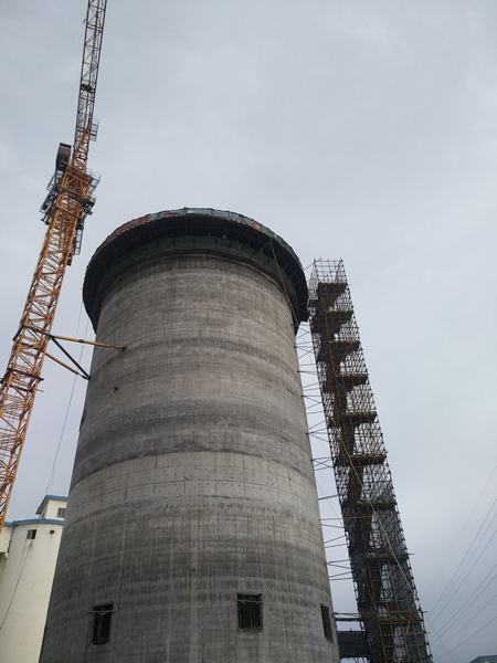 陜煤建設(shè)銅煤公司第二十一項(xiàng)目部新增汽車裝車倉滑模施工順利完成