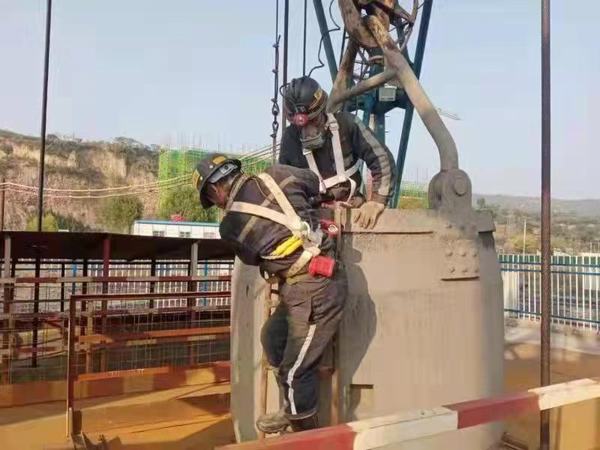 陜煤建設(shè)礦建二公司開展立井提升運(yùn)輸系統(tǒng)應(yīng)急演練