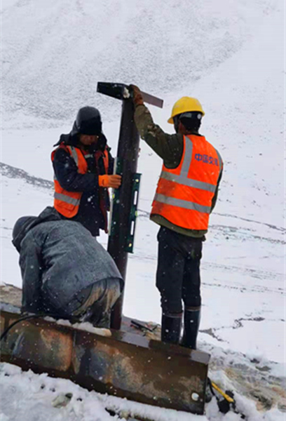 陜煤建設礦建三公司天山項目部：苦戰(zhàn)嚴寒 打響冬季施工攻堅戰(zhàn)