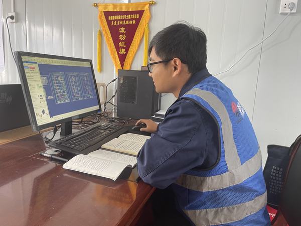 勞動(dòng)競賽 看他們亮出“最美一面”