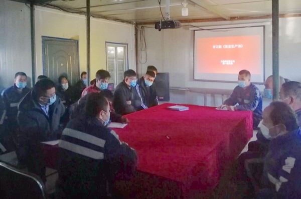 陜煤建設(shè)洗選煤運(yùn)營公司第一項目部：施工現(xiàn)場送“清風(fēng)”