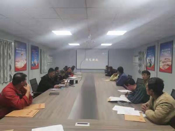 陜煤建設(shè)礦建二公司各項目部組織開展法制宣傳咨詢活動