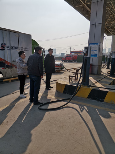 陜煤建設(shè)智慧泊車(chē)公司赴新能源電動(dòng)汽車(chē)充電站進(jìn)行調(diào)研