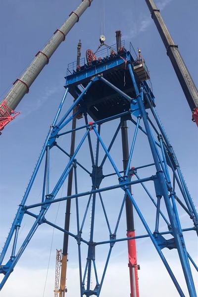 陜煤建設(shè)礦建二公司第三項目部進風(fēng)立井井架順利安裝合攏