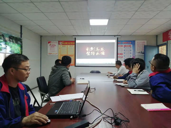 陜煤建設(shè)渭南分公司第一項(xiàng)目部常打“預(yù)防針”常敲“警示鐘”