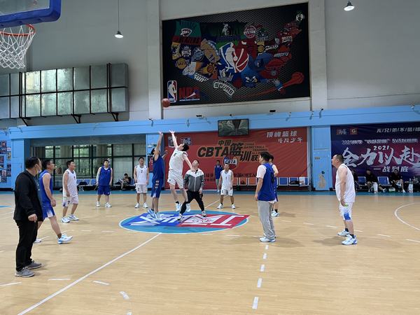 陜煤建設(shè)銅煤公司：以球會(huì)友，“籃”不住我們的熱愛(ài)