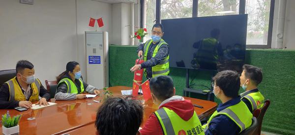 陜煤建設銅煤公司基層項目部開展消防應急演練，筑起安全防火墻