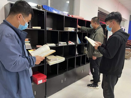 陜煤建設(shè)路橋分公司組織開(kāi)展“世界讀書(shū)日”主題讀書(shū)活動(dòng)