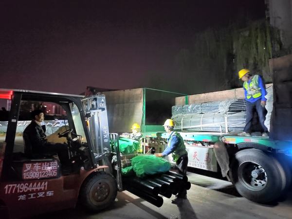 陜煤建設(shè)榆林公司第八項(xiàng)目部咬定工期不放松 施工大干爭(zhēng)先鋒