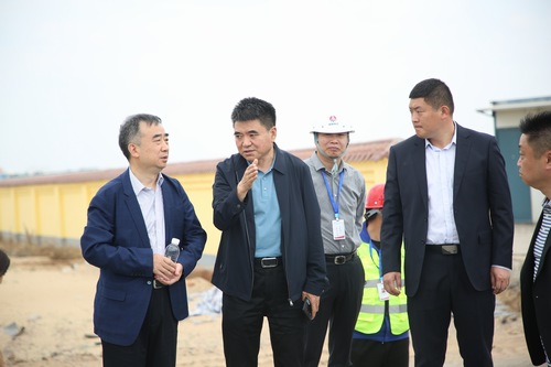 陜煤運銷集團黨委書記、董事長楊科生一行蒞臨榆陽煤炭物流園區(qū)項目檢查指導工作