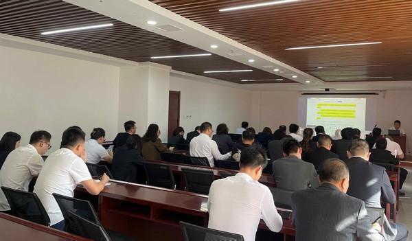 陜煤建設(shè)洗選煤運(yùn)營公司積極開展《信訪條例》宣傳活動