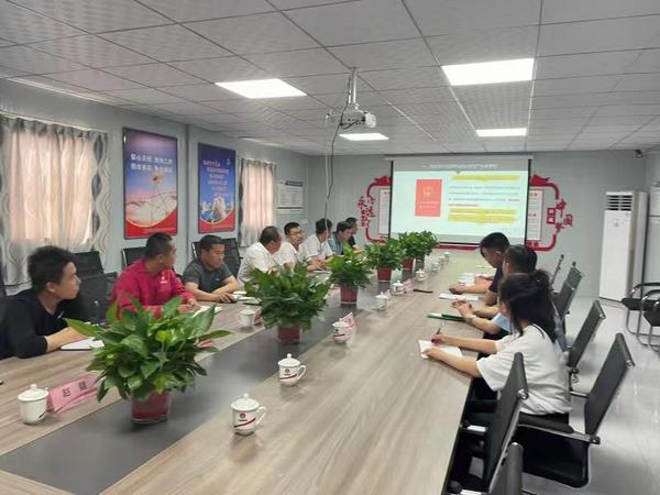 陜煤建設(shè)礦建二公司“安全生產(chǎn)月”落實(shí)責(zé)任“講安全”