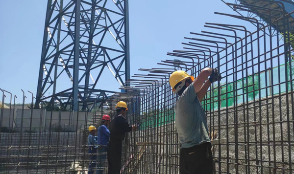 陜煤建設(shè)咸陽分公司第六項目部：烈日趕工忙，安全不能忘