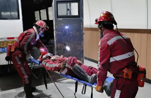 陜煤建設(shè)機電安裝公司：應(yīng)急演練為安全生產(chǎn)再上“保險”