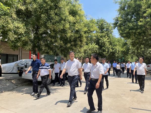 蒲城縣委書記張毅鋒一行深入蒲城縣槐院里歷史文化街區(qū)項(xiàng)目進(jìn)行視察