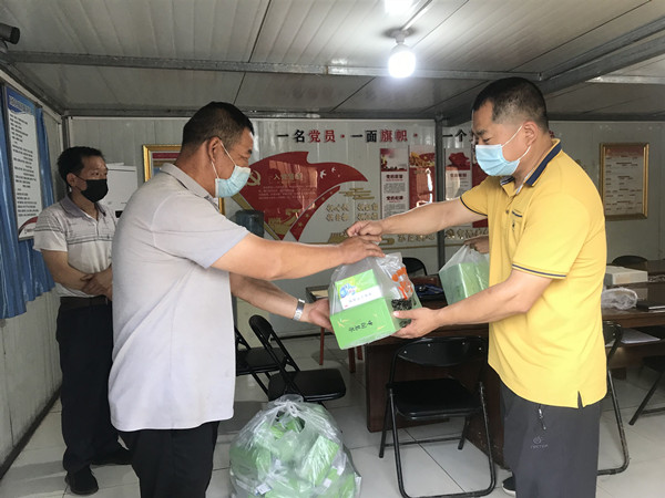 陜煤建設(shè)澄合分公司各單位全面發(fā)力做好防暑降溫工作