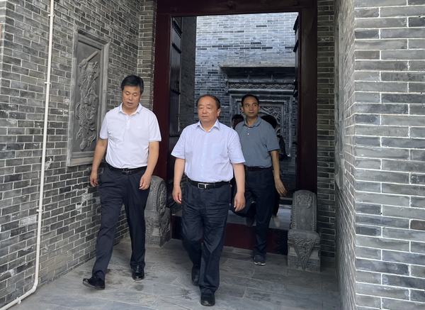 陜西省政協(xié)副主席張廣智一行深入蒲城縣槐院里歷史文化街區(qū)進行調研