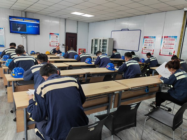 陜煤建設洗選煤運營公司紅柳林洗煤廠項目部：暢通機電“毛細血管，護好安全“大心臟”