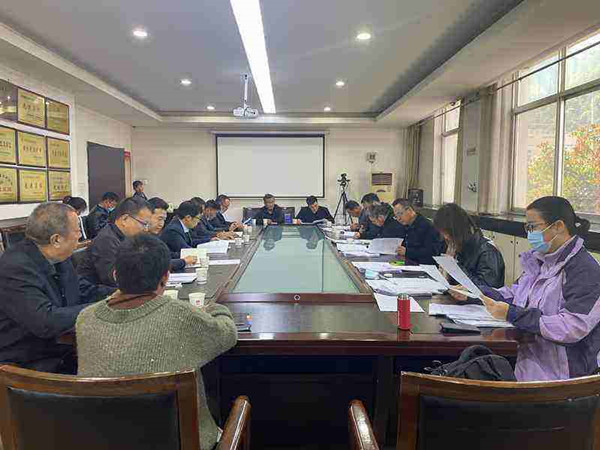 陜煤建設(shè)澄合分公司承建的彬長(zhǎng)大佛寺新增生產(chǎn)生活設(shè)施3#、4#職工宿舍及車庫(kù)工程順利通過(guò)竣工驗(yàn)收