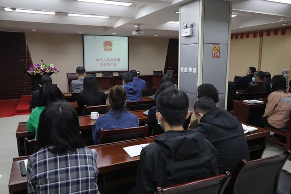 陜煤建設(shè)路橋分公司：青工“啄木鳥(niǎo)”，安全我來(lái)守