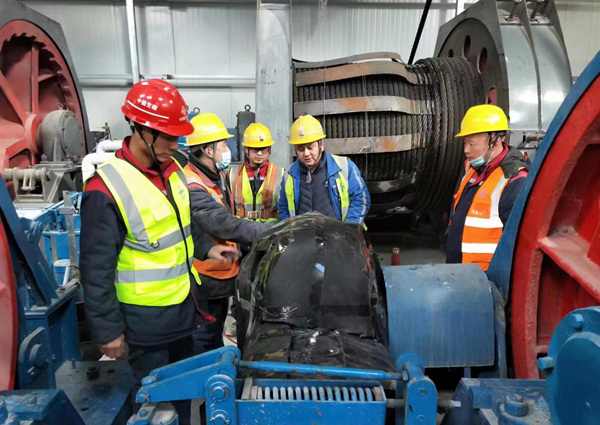 陜煤建設(shè)礦建三公司：雙管齊下，筑牢年終安全生產(chǎn)防線