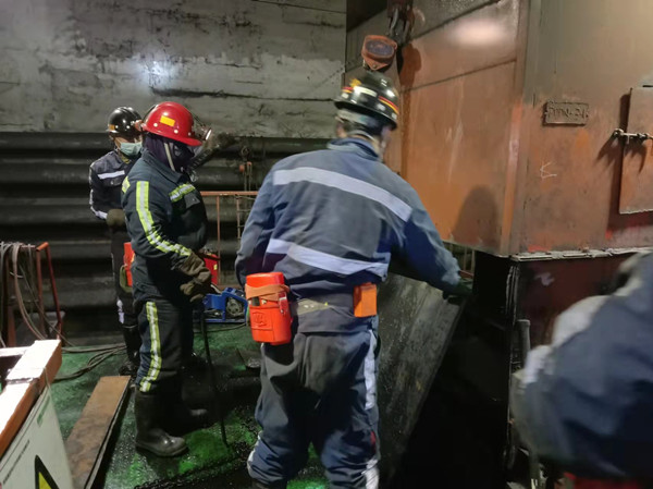 陜煤建設(shè)機(jī)電安裝公司：喜度良宵辭舊歲，元旦工程檢修忙