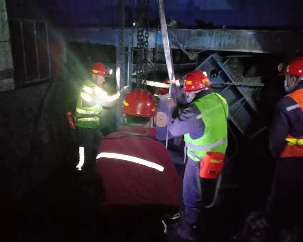 陜煤建設(shè)韓城分公司精心打造“升級改造皮帶機(jī)”春節(jié)套餐