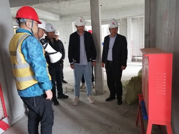 陜煤建設(shè)銅煤公司組織一線管理人員赴中建、陜建施工項(xiàng)目現(xiàn)場(chǎng)開(kāi)展觀摩學(xué)習(xí)活動(dòng)