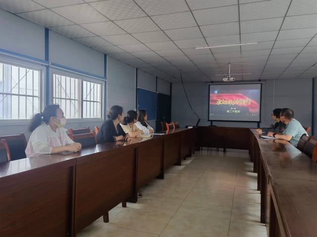 陜煤建設(shè)韓城分公司土建一項(xiàng)目部 把“廉潔”之墻立穩(wěn)  把“歪邪”之風(fēng)擋住