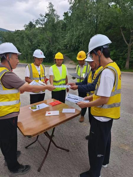 陜煤建設(shè)新城公司： 開(kāi)展“安全宣傳咨詢?nèi)铡被顒?dòng)