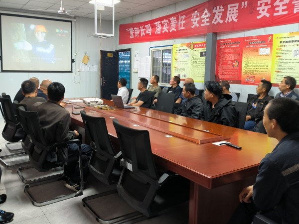 陜煤建設(shè)機(jī)電安裝公司建莊項(xiàng)目部以培訓(xùn)提升職工安全應(yīng)急技能