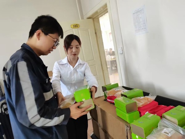 陜煤建設(shè)洗選煤運(yùn)營(yíng)公司檸條塔運(yùn)營(yíng)項(xiàng)目部：開展 “迎秋 送愛心”活動(dòng)