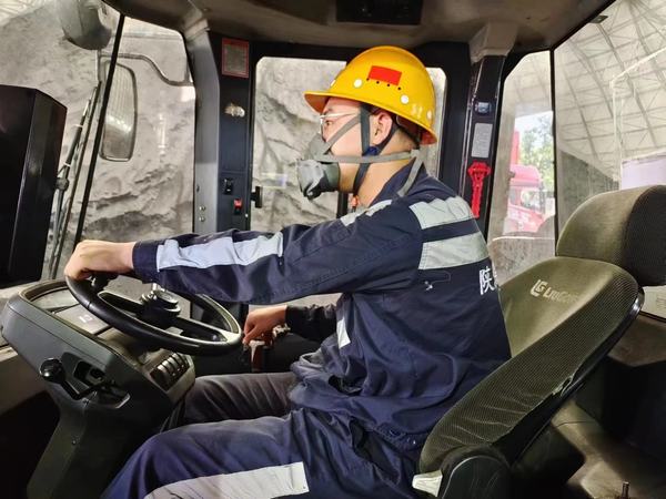 陜煤建設(shè)洗選煤運(yùn)營(yíng)公司神渭蒲城運(yùn)營(yíng)項(xiàng)目部：高溫下堅(jiān)守身影“暑”你最美