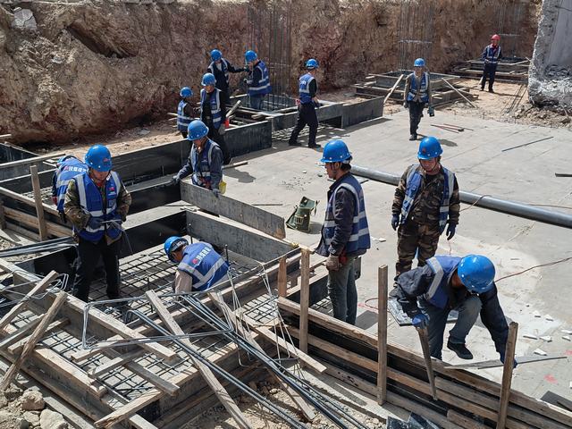 陜煤建設(shè)韓城分公司土建五項(xiàng)目部：拉起安全警戒線(xiàn) 開(kāi)啟施工加速度