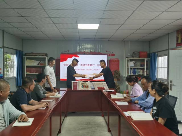 陜煤建設(shè)韓城分公司土建十二項(xiàng)目部：“四色閱讀”點(diǎn)亮讀書燈，讓生活溢滿書香