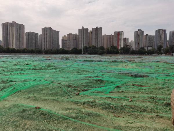 陜煤建設(shè)新城公司華清東路以南區(qū)域改造項目清表及垃圾清運(yùn)工程二標(biāo)段及五標(biāo)段工程順利通過竣工驗收