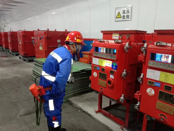 陜煤建設(shè)機(jī)電安裝公司：國(guó)慶我在崗 項(xiàng)目生產(chǎn)“不打烊”！