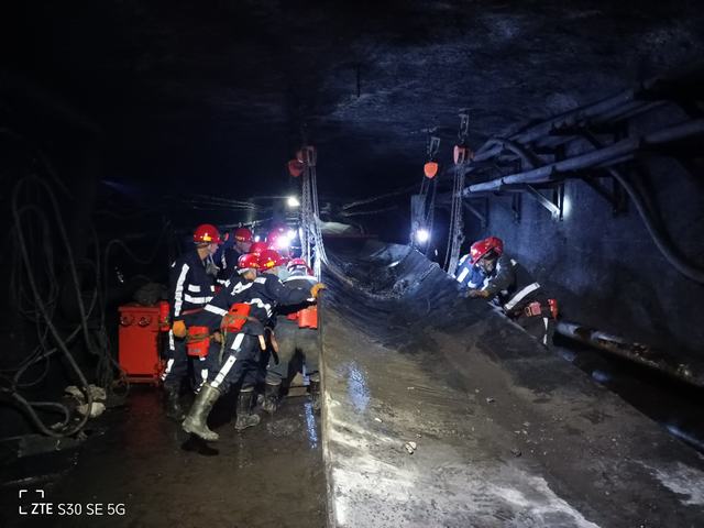 陜煤建設(shè)韓城分公司張家峁項(xiàng)目部：雙節(jié)崗位我堅(jiān)守 精細(xì)檢修贏口碑